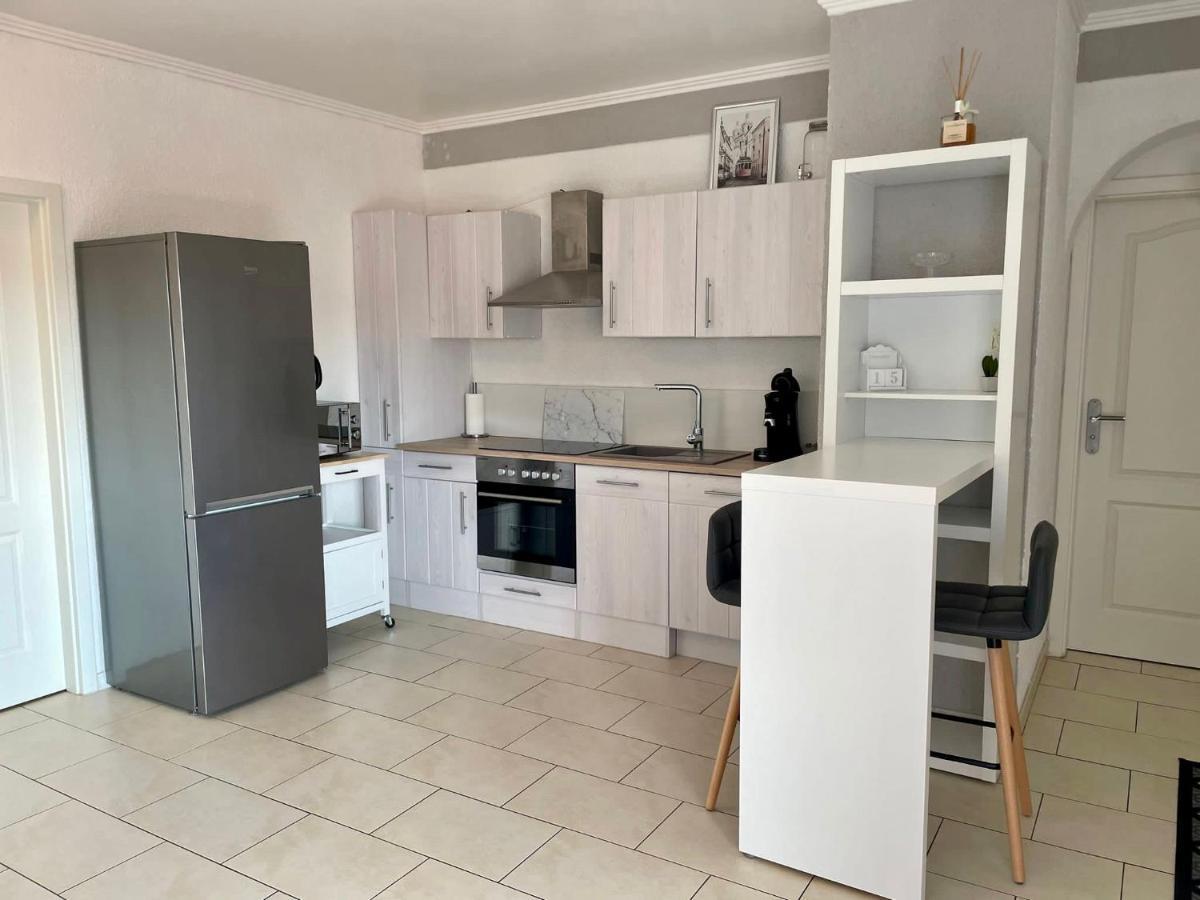 באד אויינהאוזן Easystay#4 Home Cinema Ferienwohnung In Kliniknaehe Mit Balkon, Boxspringbett & Netflix מראה חיצוני תמונה